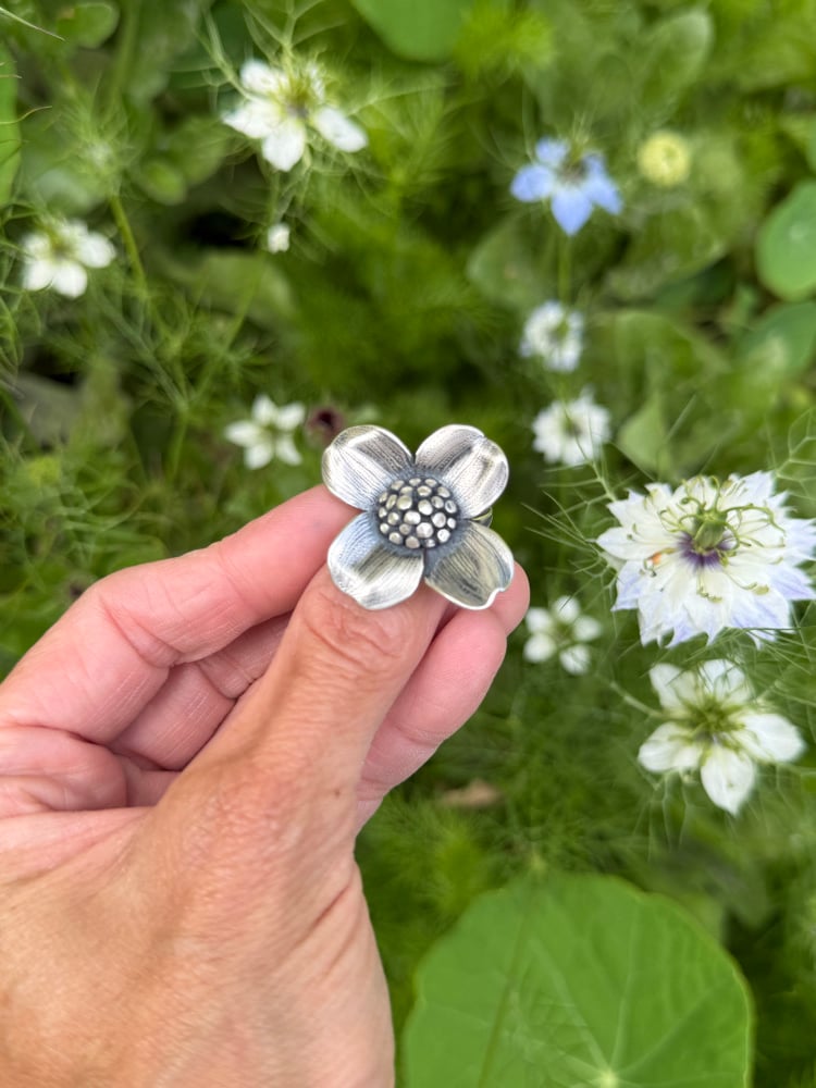 Image of Dogwood With Leaf Band Ring