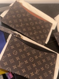 Image 4 of Stay Clutched in the CITY 