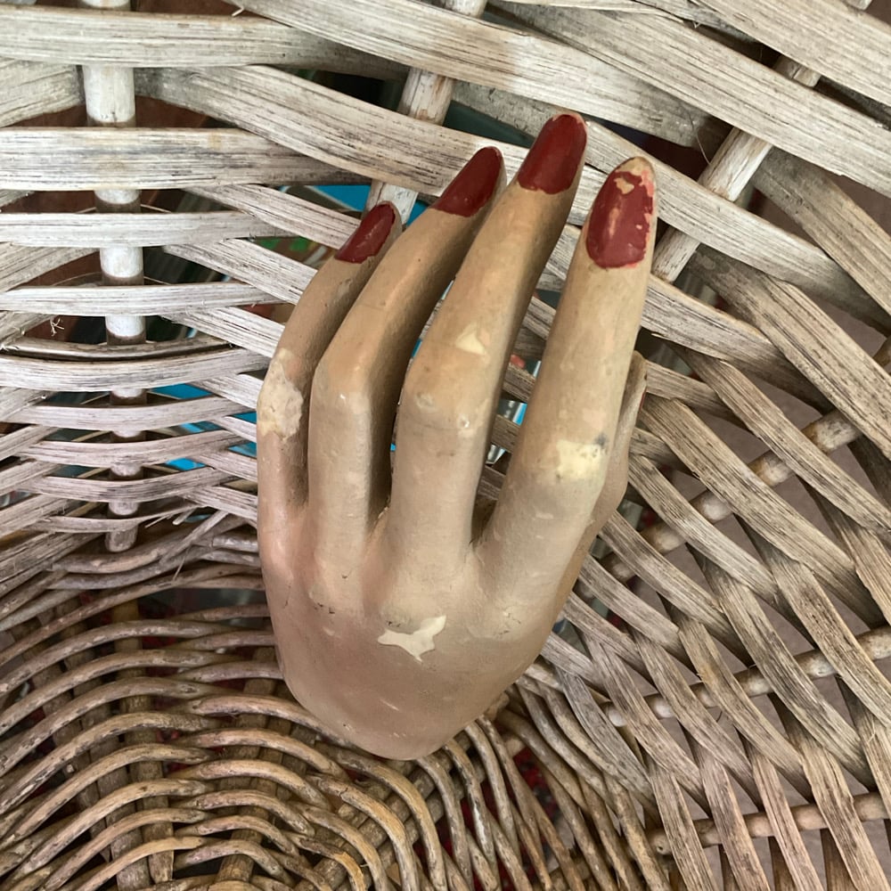 Image of mannequin hand