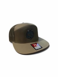 Tan 5 panel with tools 