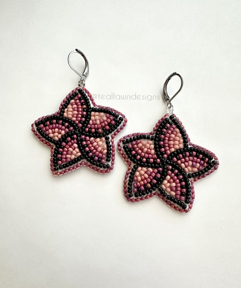 Image of Beaded Plumeria Flowers - Pink & Black ombre