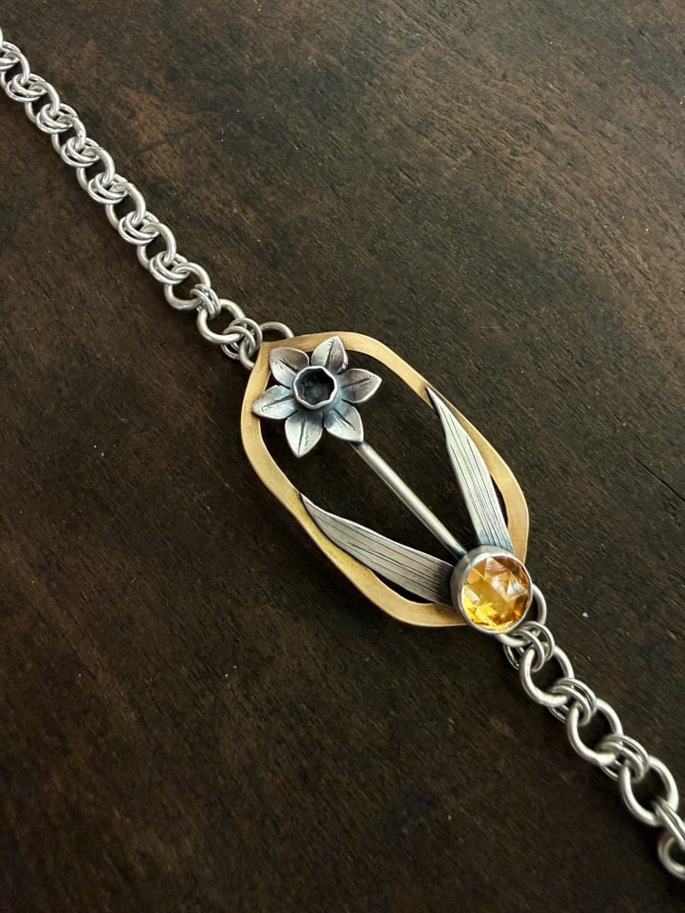 Image of Trumpets of Spring Daffodil Bracelet