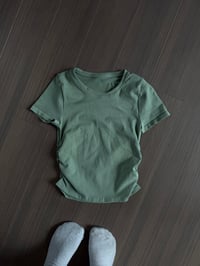 green crop top (sz med)