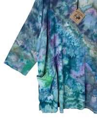 Image 4 of 1XL Cotton Woven Forager Top in Mermaid Watercolor Ice Dye