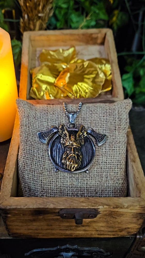 πThe Armored Kingdom Twin Axe Golden Norse King Necklace