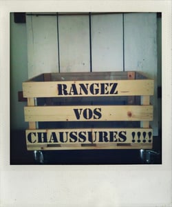Image of Caisse de rangement beatnik "rangez vos chaussures"