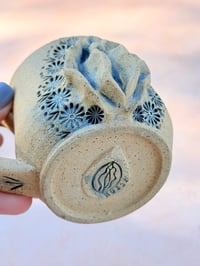 Image 4 of Vulva Mug (Magic Garden No. 131)