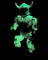 Image 5 of Kludde - Glow in the dark figure 