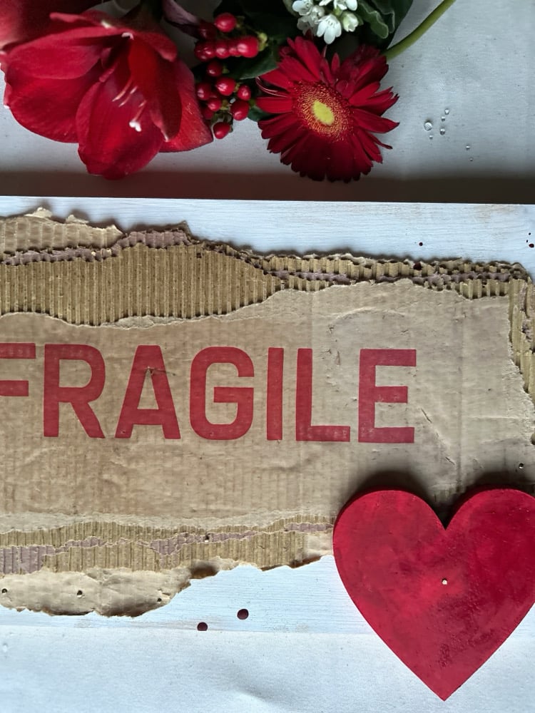 QUADRO SU LEGNO - FRAGILE ♥️