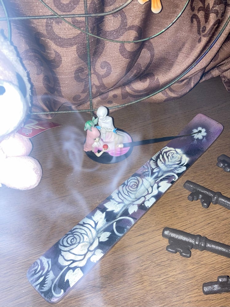 Airbrush painted rose insence holder 