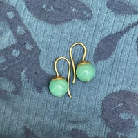 Image 3 of Hammered Dome 22K Chrysoprase Earrings