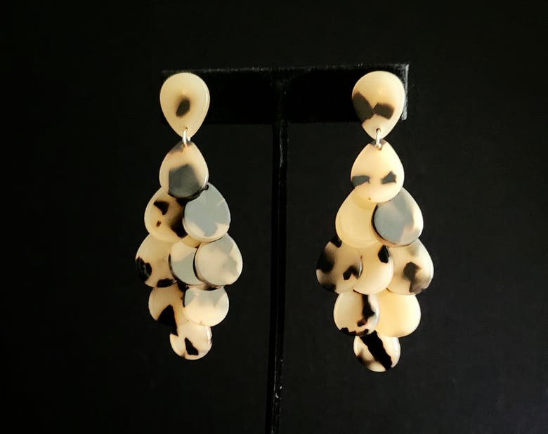 Image of Tan & Brown Marbleized Pierced Earrings 