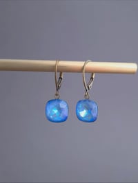 Image 5 of Dormeuses cristal bleu