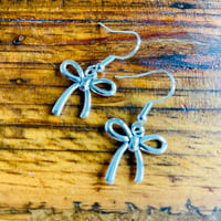 Image 2 of Set of 5 bow silver plated earrings