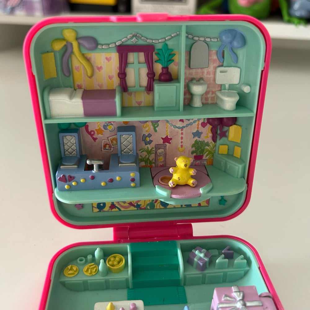 Image of POLLY POCKET : "PARTYTIME SURPRISE"