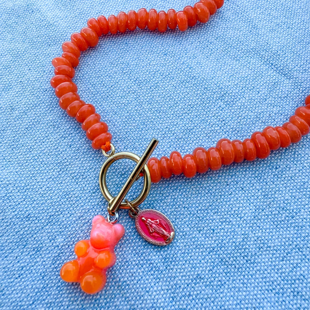 Image of COLLANA PIETRE DURE GUMMY BEAR MADONNINA