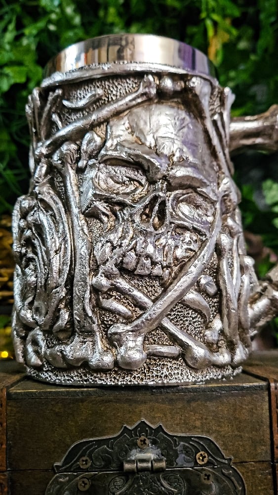 ๐The Armored Kingdom Ironbone Silver Skull Brew Mug