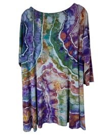 Image 5 of ♻️ UPCYCLED 1X Plus Jersey Knit Tunic Top in Earthy Geode Ice Dye