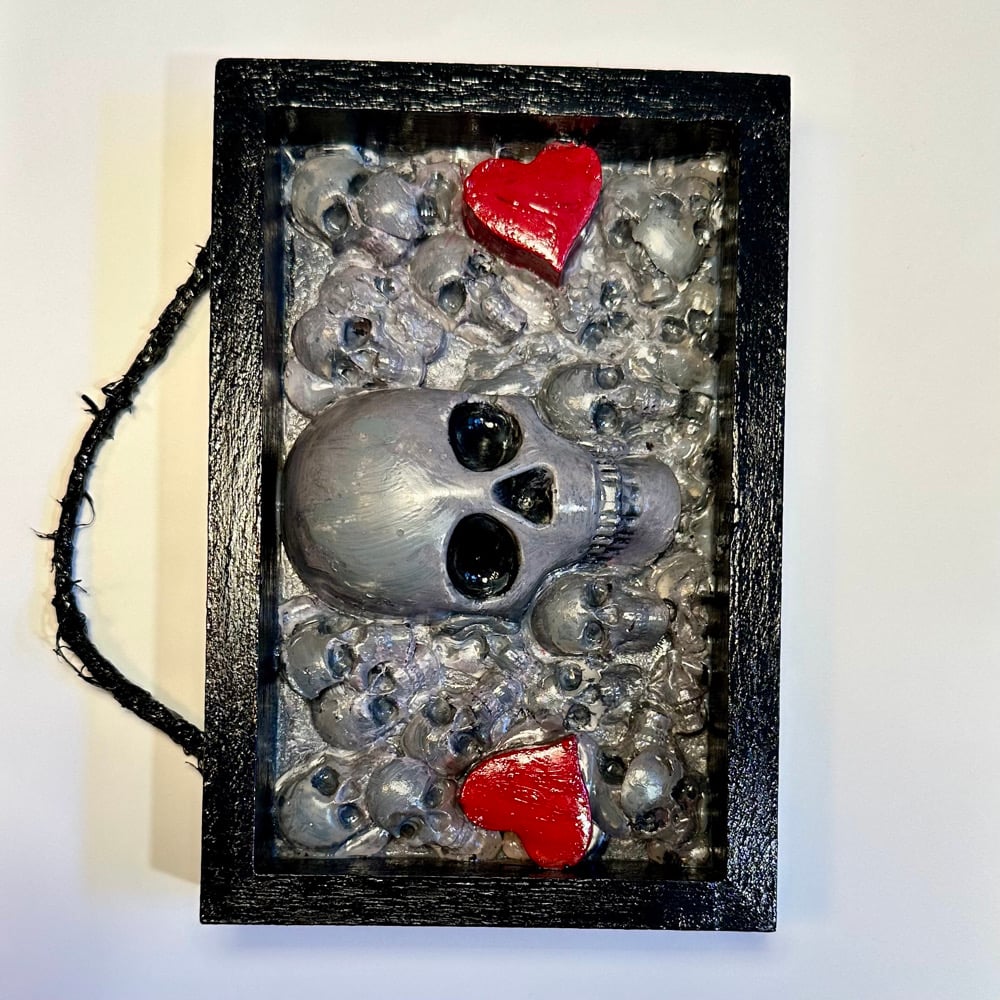 Skulls and Hearts-Gray