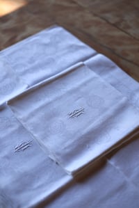 Image 2 of 2 französische Servietten, Monogram  I O 