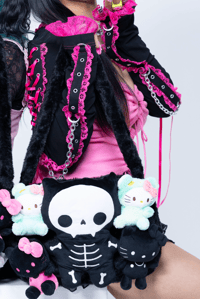 Image 2 of tricks & treats mega plushie tote