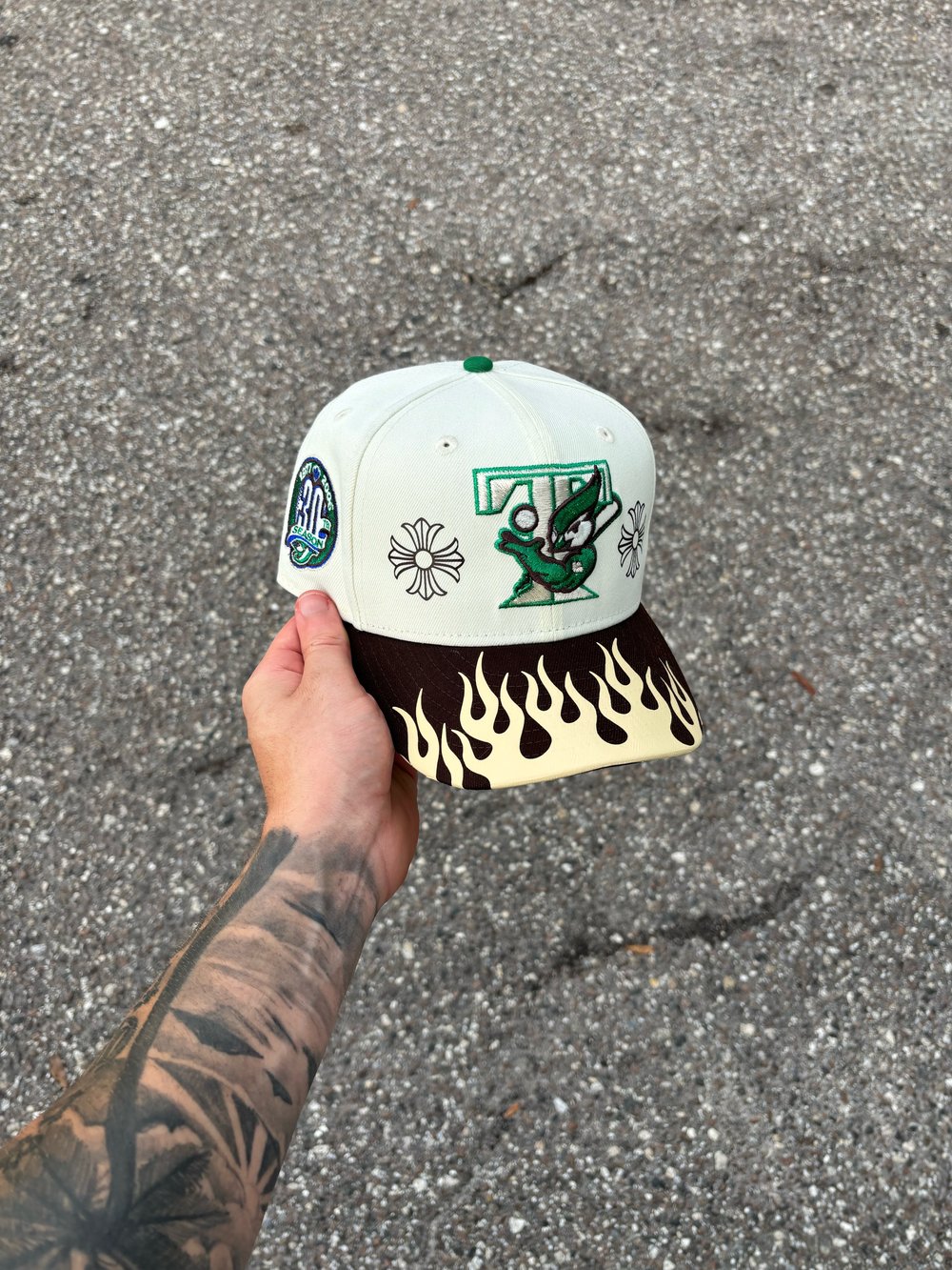 Image of  MULTI TONE OFF WHITE TORONTO BKUEJAYS CUSTOM FITTED CAP