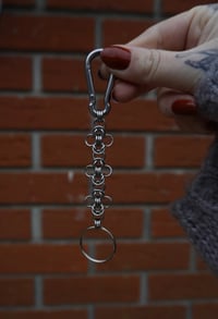 Image 2 of Daisy Chain Keyring