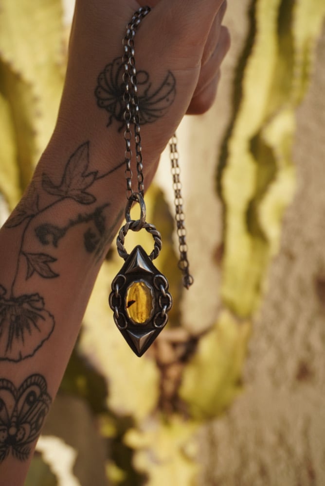 Sterling Silver & Amber Pendant Image 2