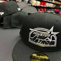 Image 1 of New Era 59Fifty Black-White Billboard 