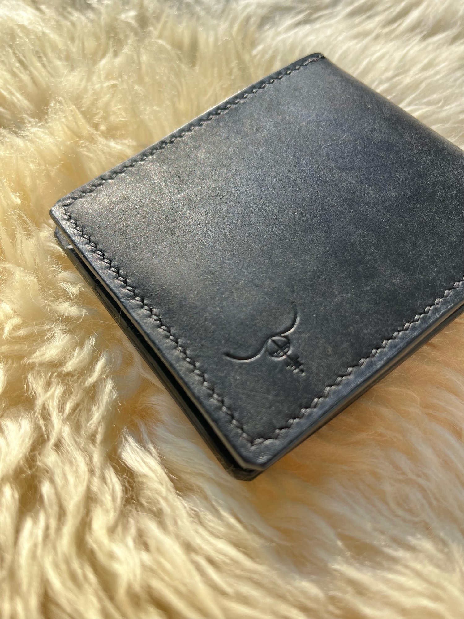 Image of Black Pueblo 8-Pocket Slim Bifold 