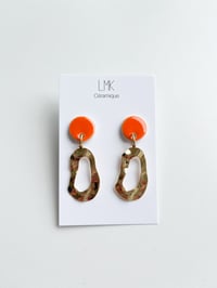 Paire de boucles d'oreilles céramique et plaqué or ONDULA GOUTTA PERCA orange 