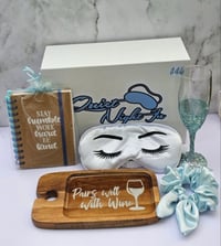 Image 4 of Gift Box 