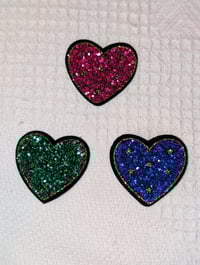 Image 1 of Broche coeur à paillettes 