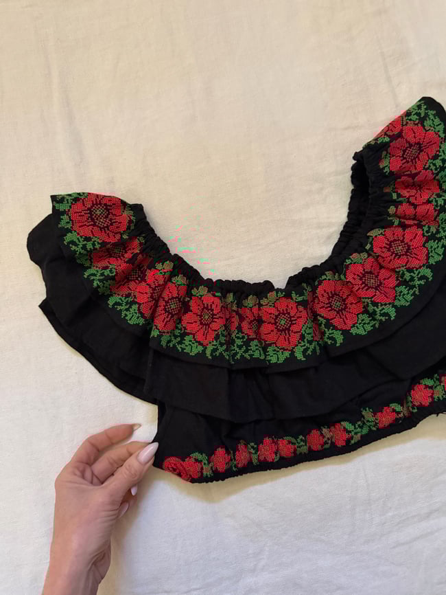 60s hand embroidered linen cotton crop top blouse 70s bohemian