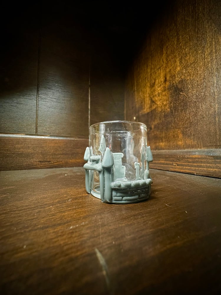 Image of Clear/gray castle Core base