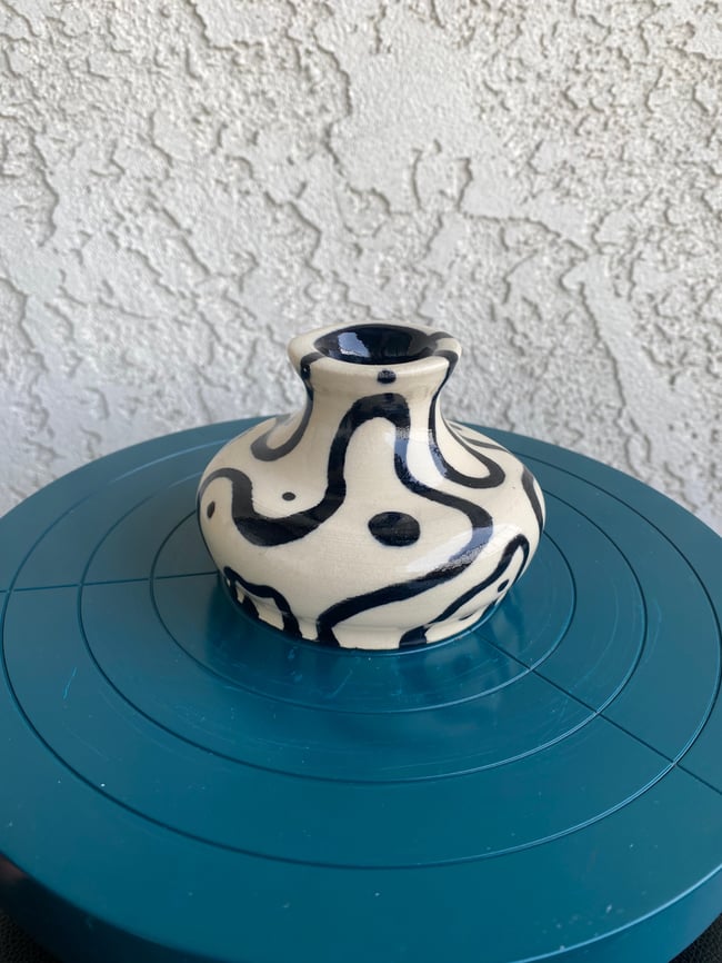 Lil squiggle vase