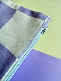 Image 3 of Trousse Lavender Check en coton