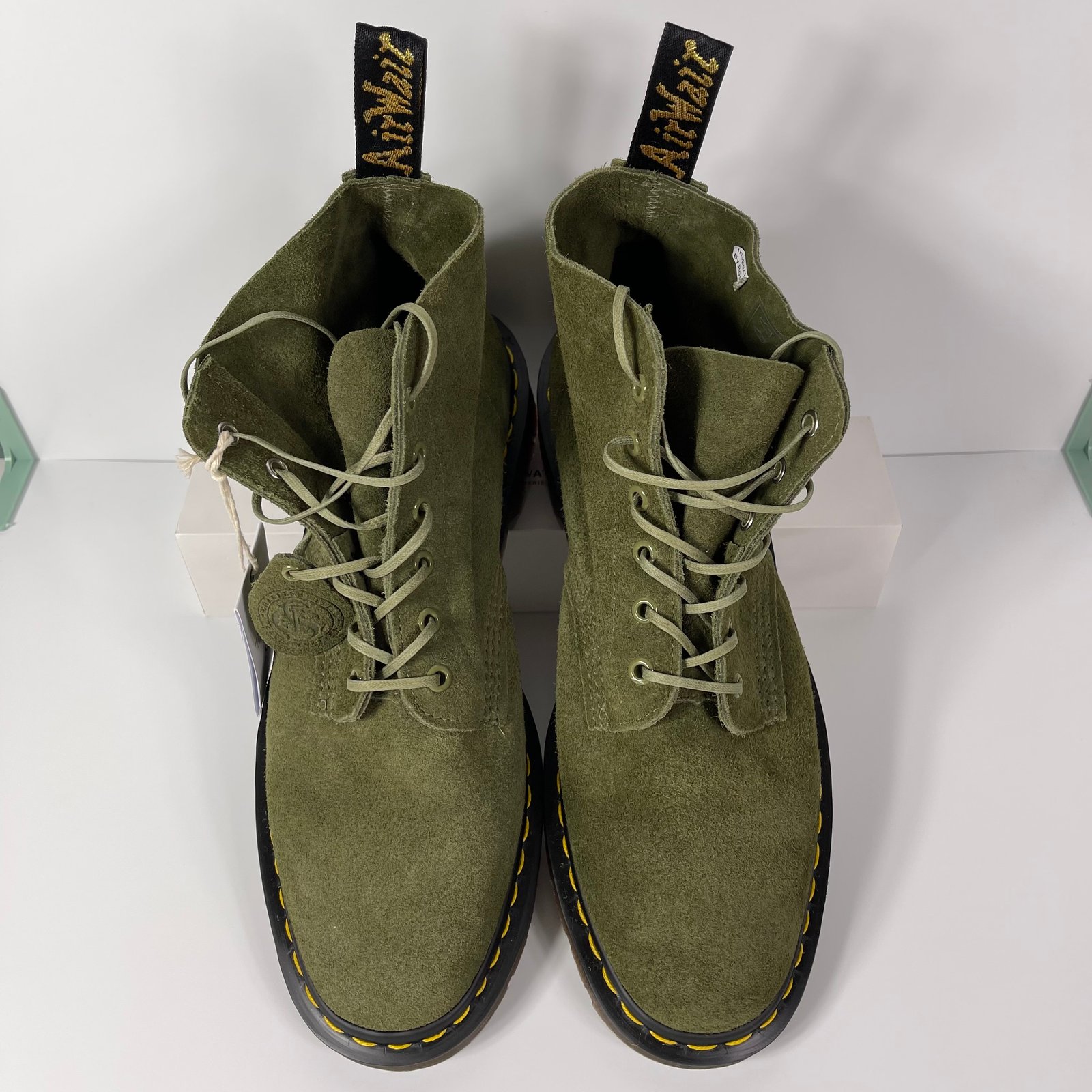 Dr martens 6 hole green best sale