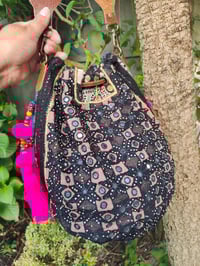 Image 11 of Slouch bag leather pulley - black White 