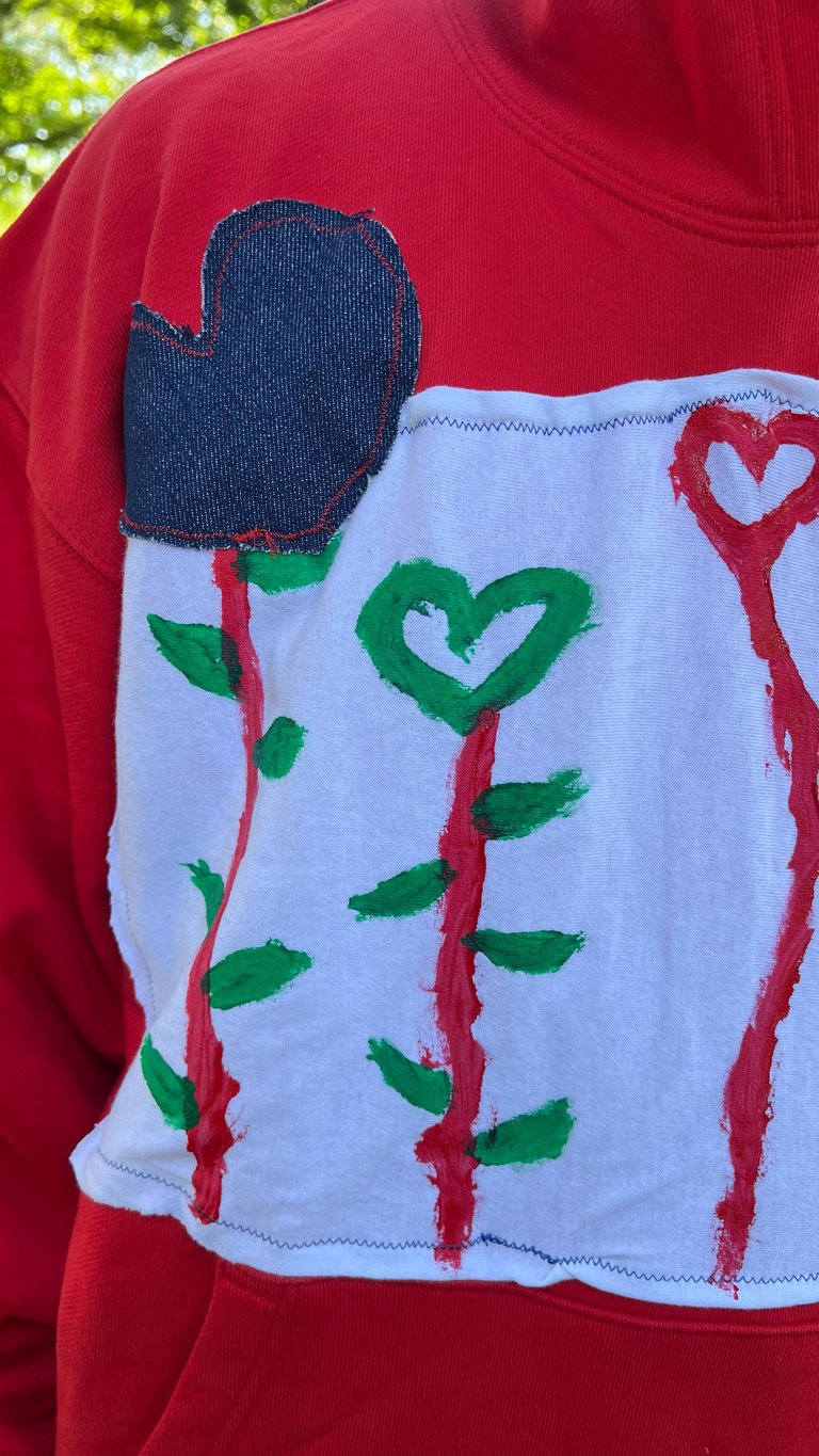Flowers in 𝒫𝒜ℛℐ𝒮 hoodie Image 4