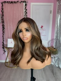 Image 4 of Savannah short wig 