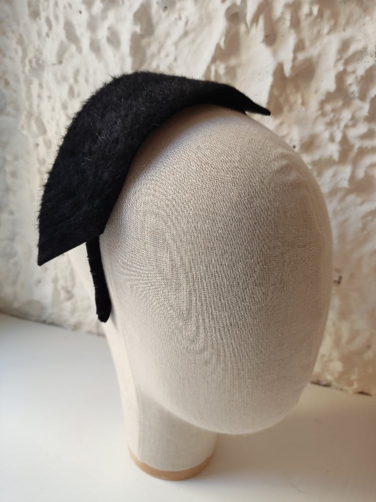 Image of Cerchietto onda feltro nero