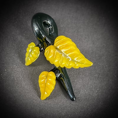 Image of Mini Yellow 3 Leaf Pendant