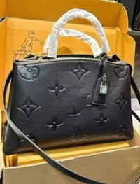 Black love tote bag 