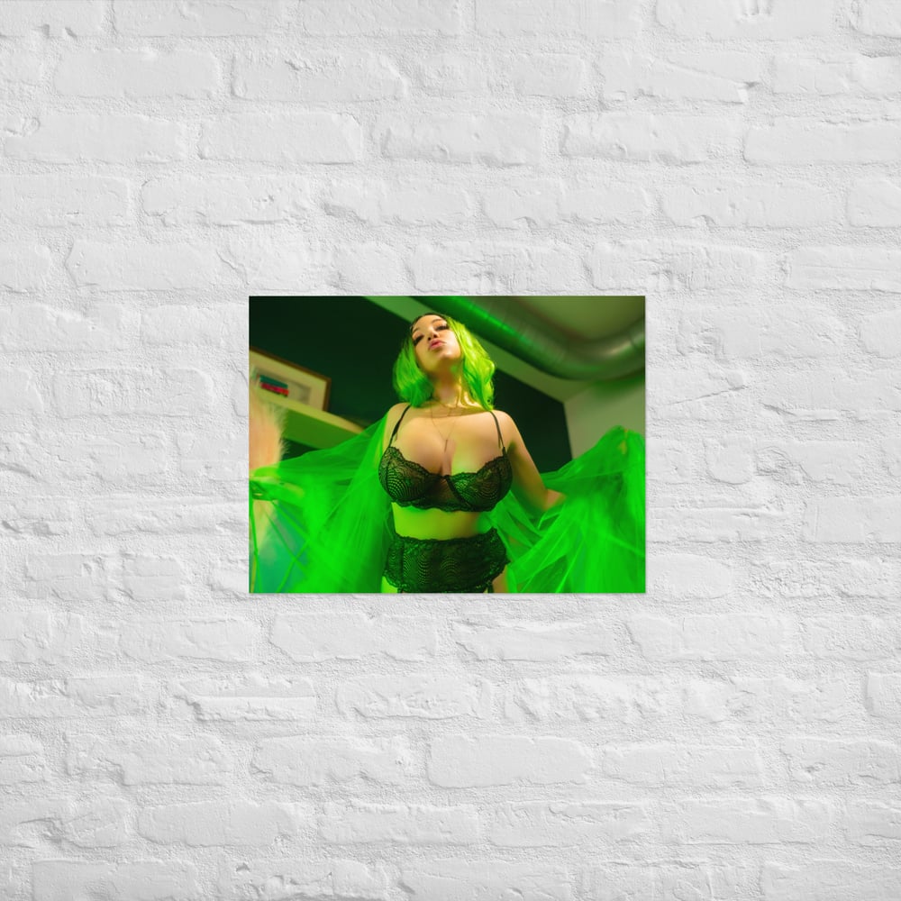 "GREEN PORN MOMMY" POSTER