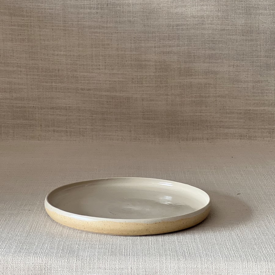 Image of VERVE CURVED DINNER PLATE