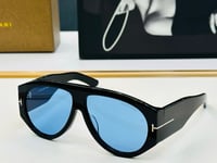 Image 4 of TomFórd Shades