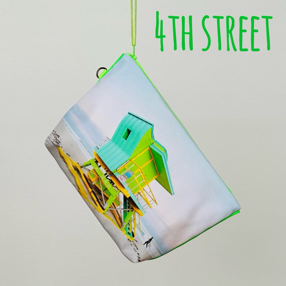 Image of Pouch L 2024