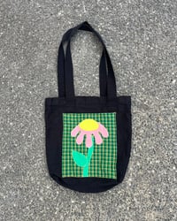 Image 1 of OS Black Wavy Daisy Tote