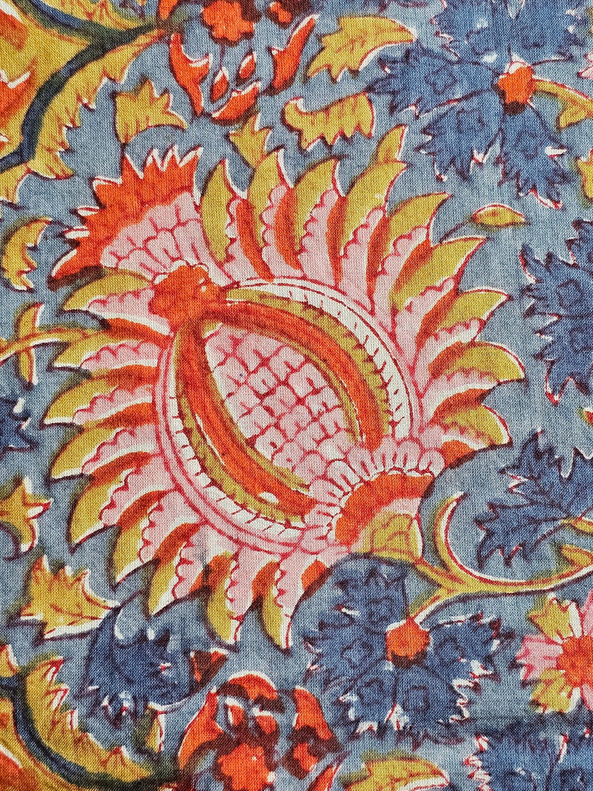 Image of Namaste fabric explosion de couleurs